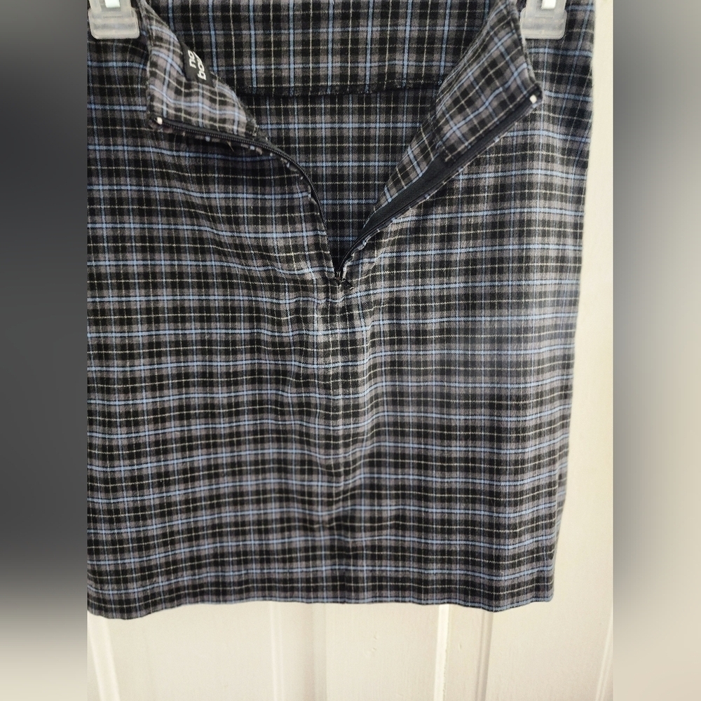 No boundaries Size 3 plaid Black & Blue patterned skirt - Picture 4 of 6
